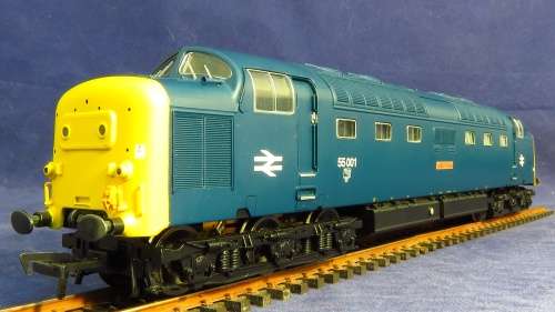 Bachmann OO 32530s Class 55 diesel locomotive "St Paddy" DCC with full sound