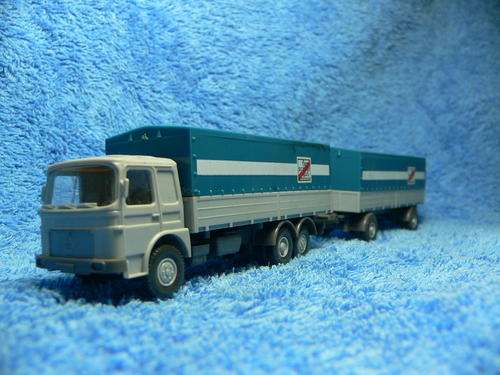 HO scale Wiking MAN diesel with drawbar