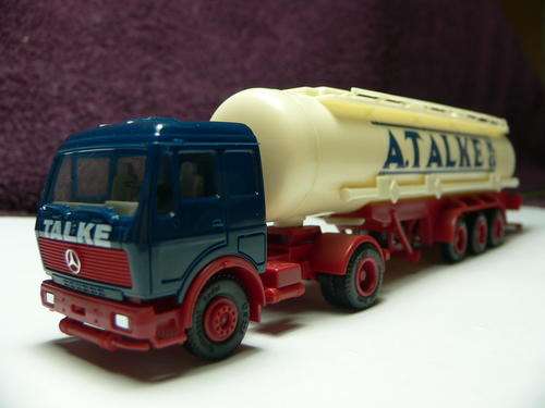 HO scale Herpa Merc 1938 tanker