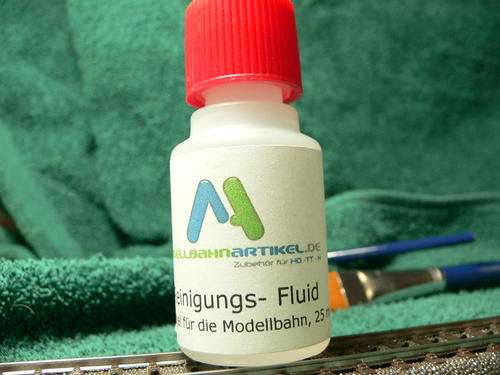 HO scale train cleaning fluid. 25ml