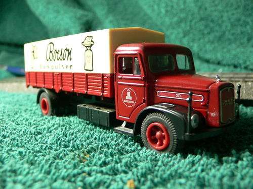 HO scale Marklin MAN oldtimer. Rigid, die-cast, rubber wheels. A step above the rest.