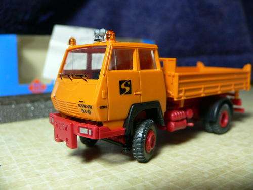 HO scale Roco Steyr Puch rigid truck 4x4