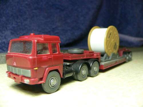 HO scale Magirus Deutz with lowbed and load. Rare model.
