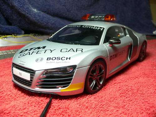 1/18 Kyosho Audi R8 pace car. Extraodinary model.