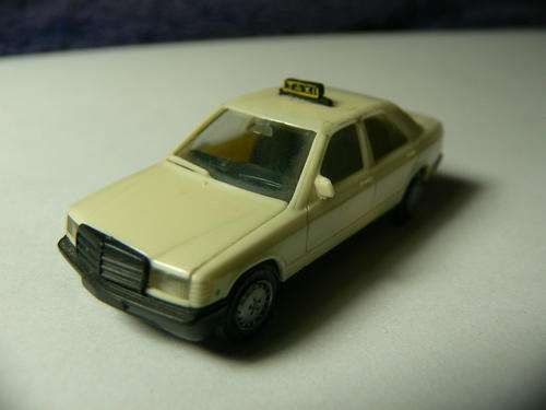 HO scale Wiking Mercedes Benz 190E taxi.