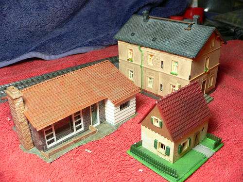 HO scale 3 building pack