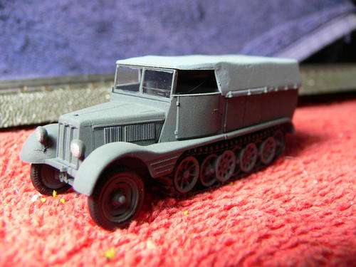 HO scale Sd.KFZ 11 prime mover. Military series.