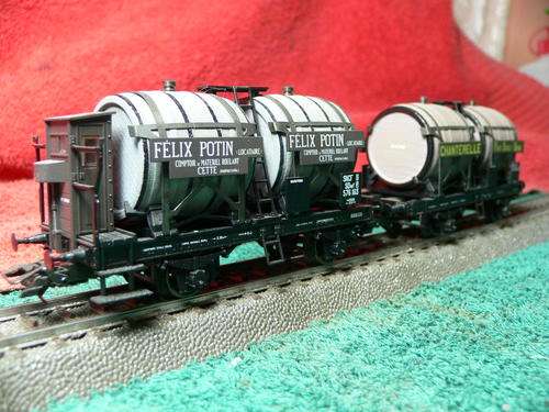 Marklin 46761 exquisite set of wine cars. XMAS BONUS BASHER!!!!!