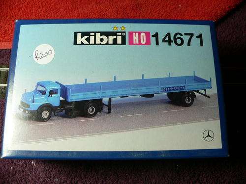 HO scale Kibri 14671 Mercedes Benz 1921 with flatbed