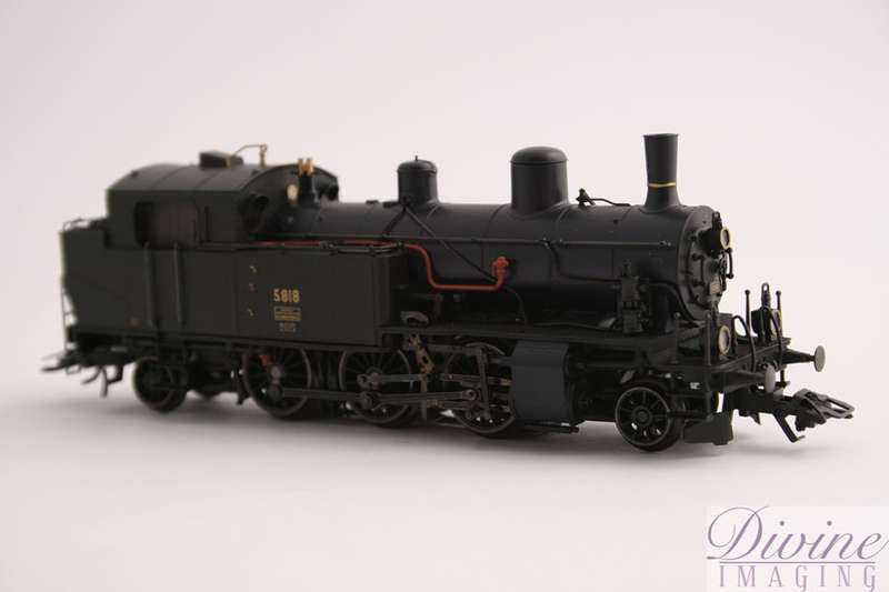 Marklin HO 37131. Famous E3/5 Swiss steamer "Habersack". Digital.