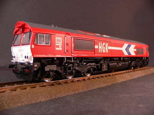 ESU 31052 Class 66 Diesel locomotive 3 rail AC and 2rail DCC. Sound smoke....