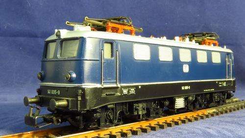 Marklin 3040 E10 electric locomotive. Digital with 5 pole