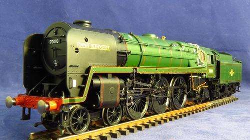 Hornby OO R2835X Britannia class steam engine. DCC digital.