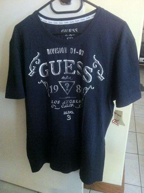 GUESS T-Shirt (M)