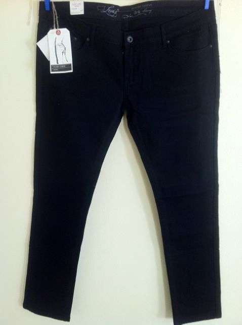 LEVIS Black Slight Curve Skinny Jeans (Size 34)