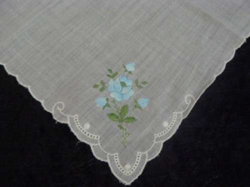 VINTAGE COTTON EMBROIDERED HANKIE