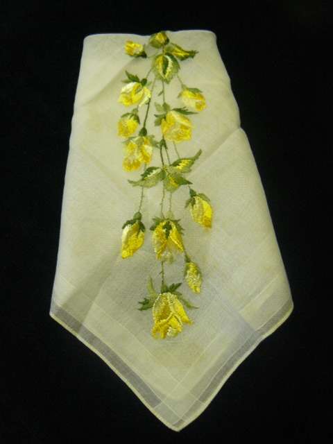VINTAGE COTTON EMBROIDERED HANKIE