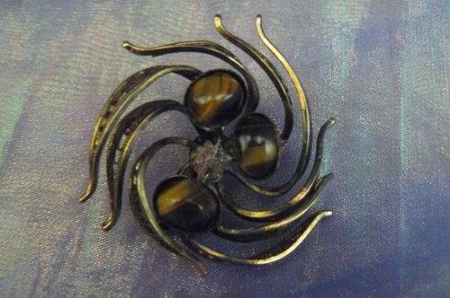 VINTAGE BROOCH TIGERS EYES