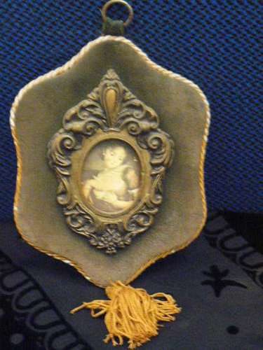 FRAMED SILK PRINT OF LADY VINTAGE @