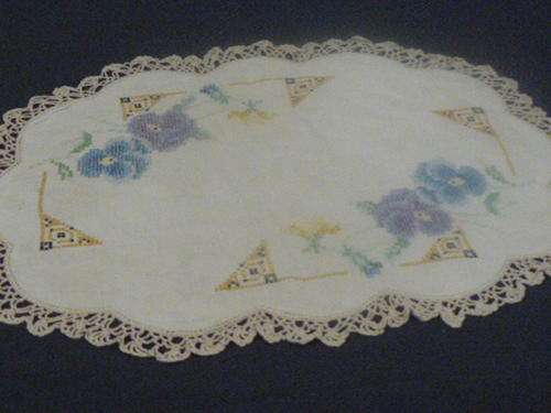 VERY PRETTY VINTAGE COTTON CLOTH WITH CROCHETED EDGE AND CROSS STITCH
