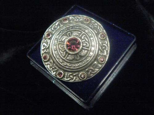 VITAGE SIVER METAL WARE BROOCH WITH STONES - UNSUSAL DESIGN