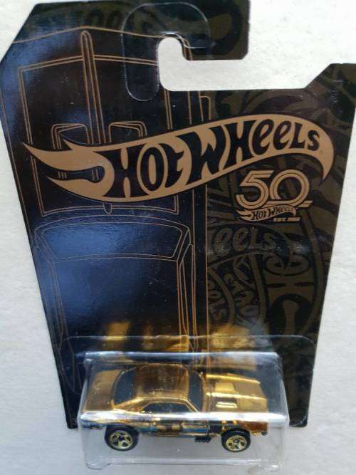 Hot Wheels 50th Anniversary GOLD 67 Camaro CHASE CAR - 2018