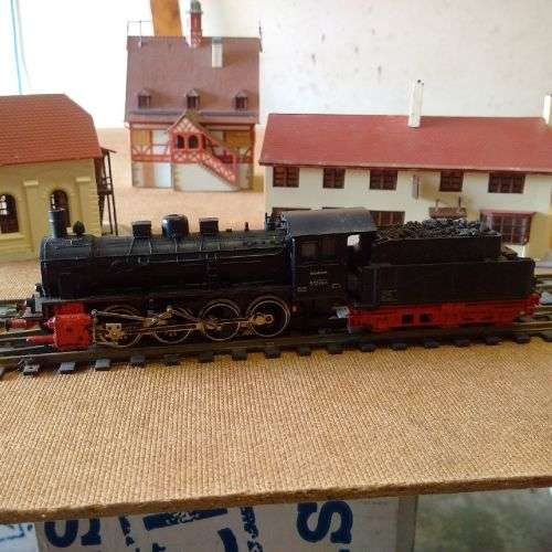 Gützold DR 0-8-0 Steam Loco - HO Scale
