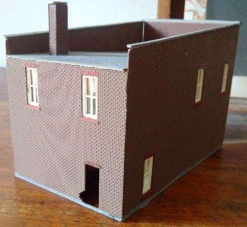 Double Story Shop / Office Building - HO Scale