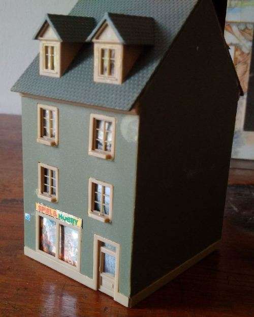 Multi Story Townhouse - HO Scale