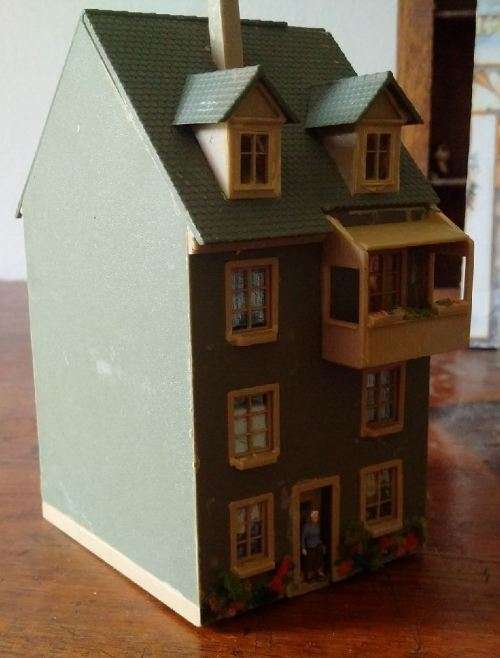Multi Story Townhouse - HO Scale