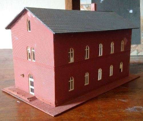Large Red Brick Building - HO Scale