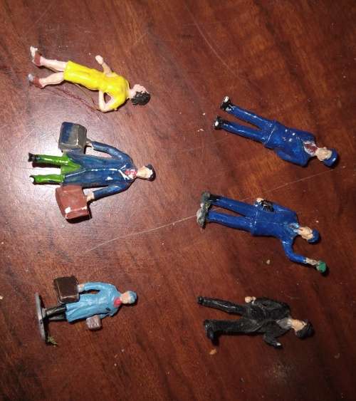 6 x Station Figures - HO Scale