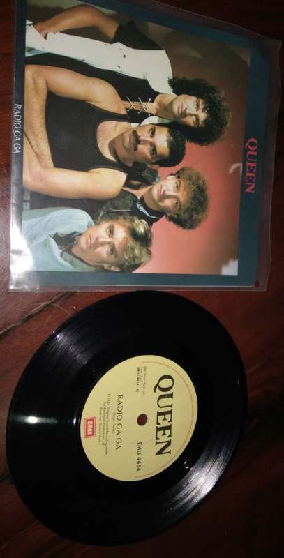 Queen: Radio Gaga /  I Go Away - 7 Single