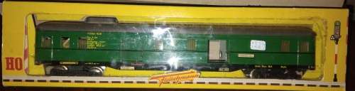 Vintage Fleischmann Baggage Coach with Lighting - HO