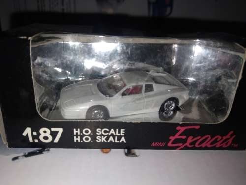 Monogram Exacts - Ferrari Testarossa  - 1/87 Scale - Price adjusted for BobShop Shipping