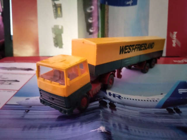 Wking Ford Lorry - West Friesland - 1/87 Scale