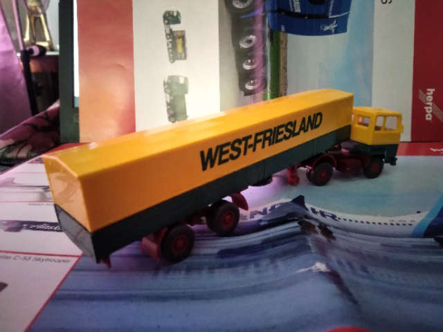 Wking Ford Lorry - West Friesland - 1/87 Scale