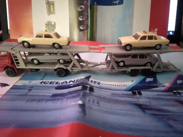 Wking Mercedes Benz Car Transporter Truck and Trailer Set - 1/87 Scale