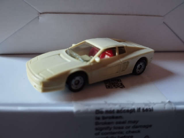 Monogram Ferrari Testarossa - 1/87 Scale