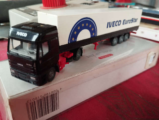 Wiking Iveco EuroStar Lorry - 1/87 Scale