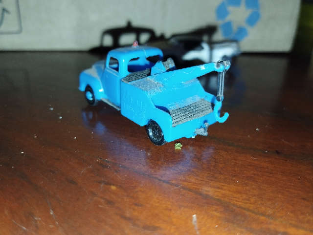 American Style Bakkie Tow Truck - 1/87 Scale