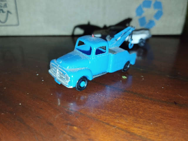 American Style Bakkie Tow Truck - 1/87 Scale