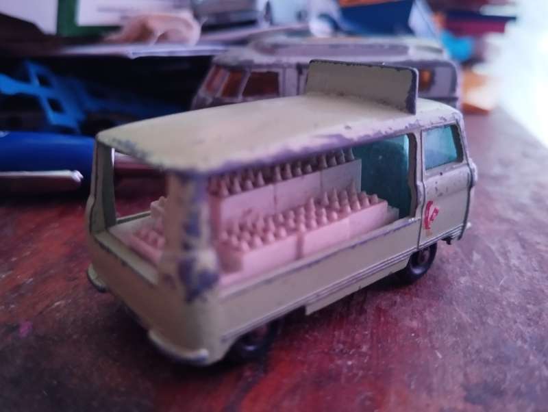 Lesney Matchbox Commer Milk Float No 21 Regular Wheels