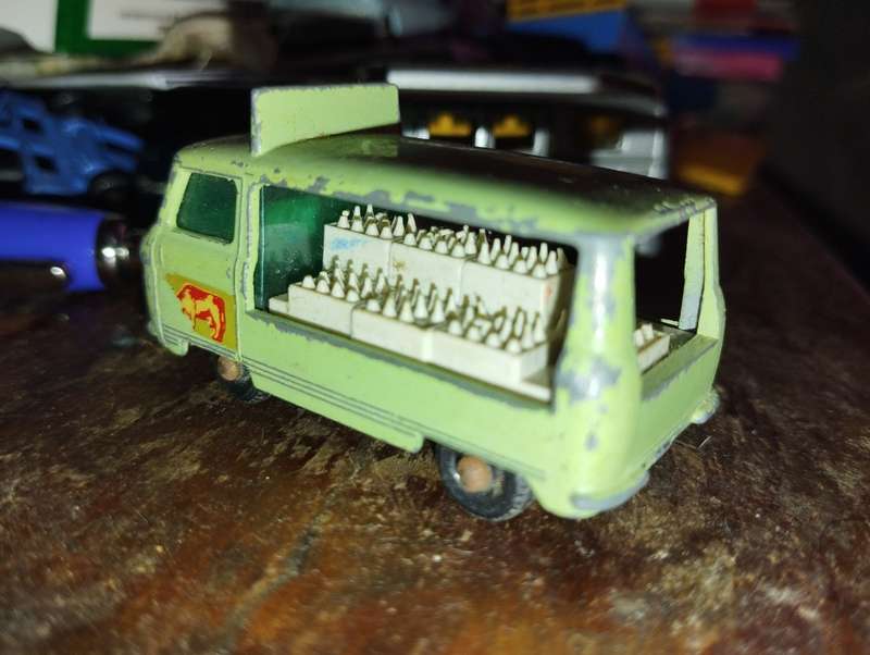 Lesney Matchbox Commer Milk Float No 21 Regular Wheels