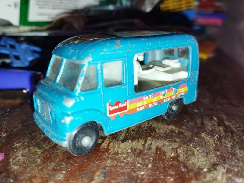 Lesney Matchbox Commer Ice Cream Canteen No 47 Regular Wheels