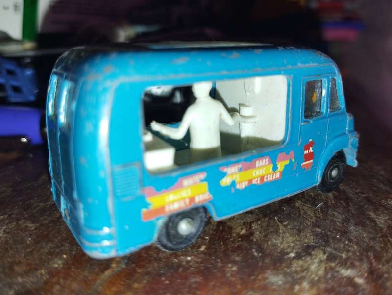 Lesney Matchbox Commer Ice Cream Canteen No 47 Regular Wheels