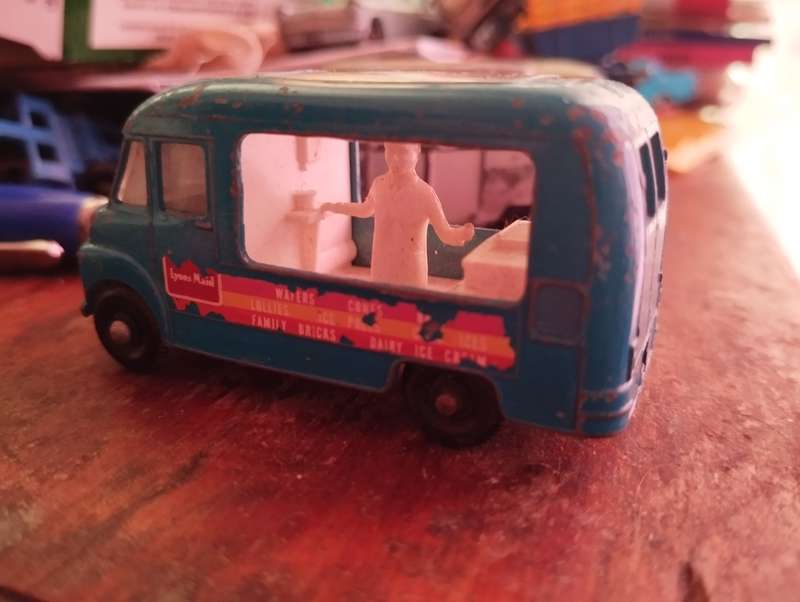 Lesney Matchbox Commer Ice Cream Canteen No 47 Regular Wheels