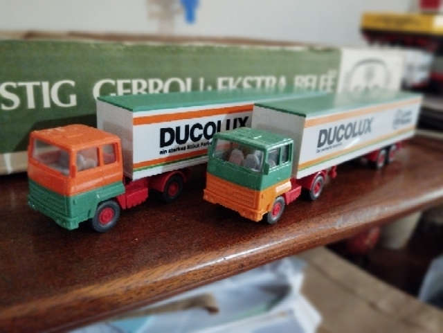 Wiking Set of 2 x Ford Lorries - ICI Ducolux/Meisterpreis - 1/87 Scale