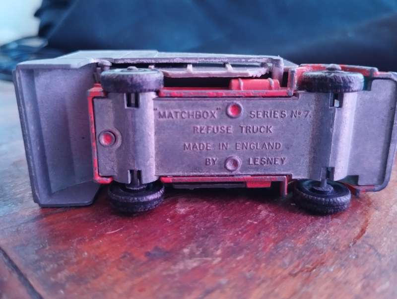 Lesney Matchbox Ford Refuse Truck - No 7 Regular Wheels