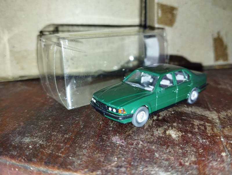 Wiking BMW 750i - 1/87 Scale